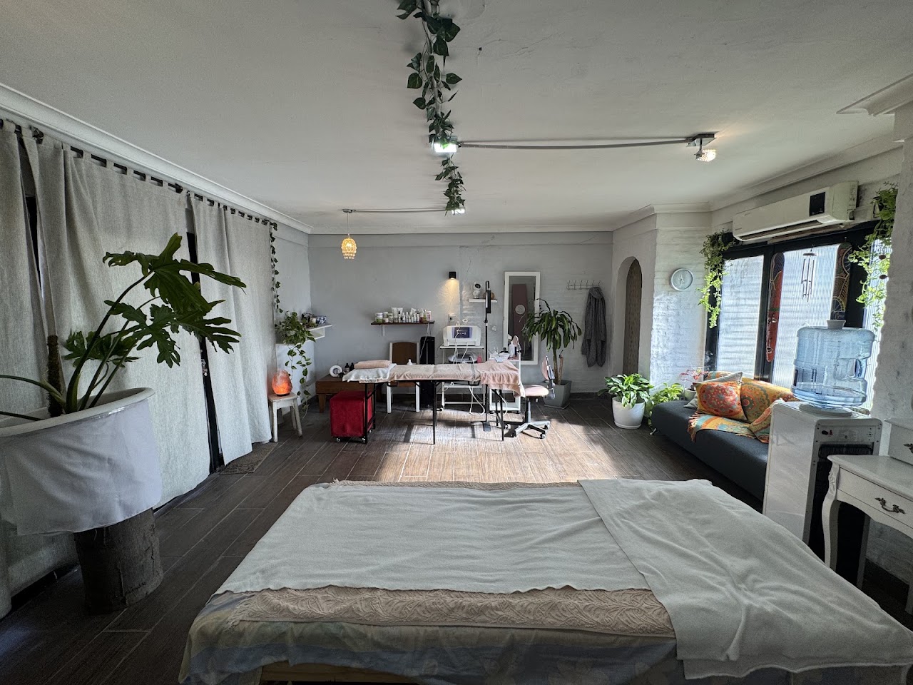 Espacio de masajes y tratamientos holísticos Jesi Henry en Villa Tesei